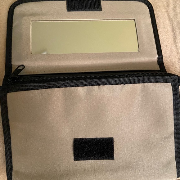 Golf ball Tee bag ,purse,cosmetic bag with Tee it up logo in the front - Picture 2 of 5